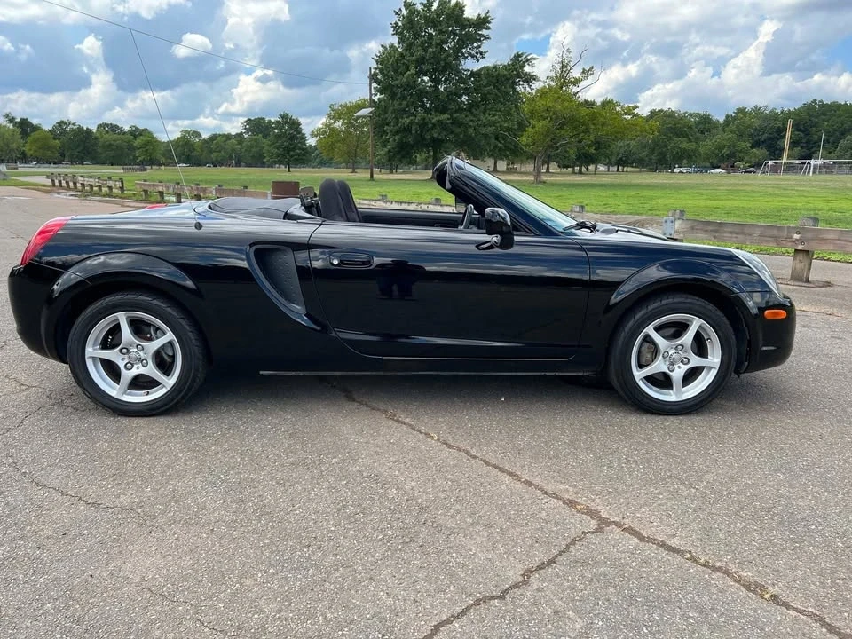 2000 Toyota MR2 Spyder/MR-S - Image 19 of 20
