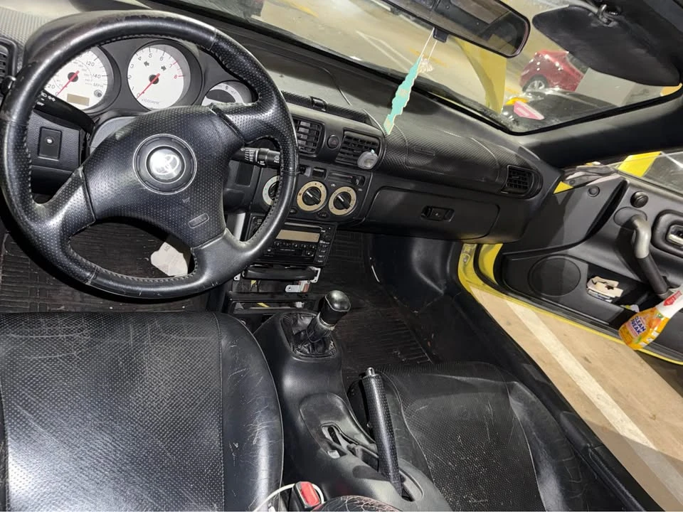 2000 Toyota MR2 Spyder/MR-S - Image 10 of 10