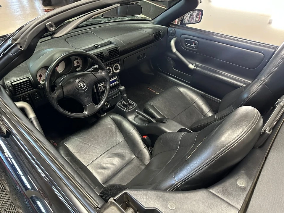 2000 Toyota MR2 Spyder/MR-S - Image 10 of 12