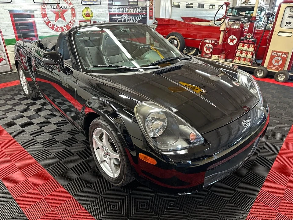 2000 Toyota MR2 Spyder/MR-S - Image 2 of 12