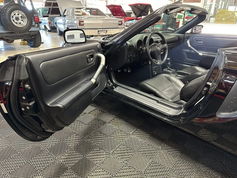 2000 Toyota MR2 Spyder/MR-S - Image 11 of 12