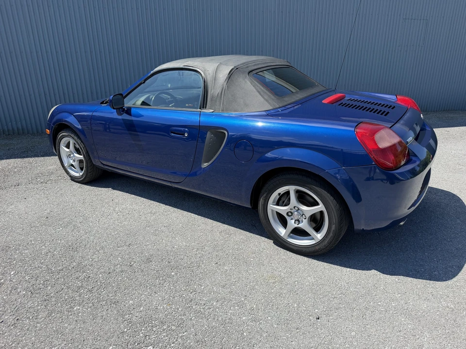 2000 Toyota MR2 Spyder/MR-S - Image 25 of 31