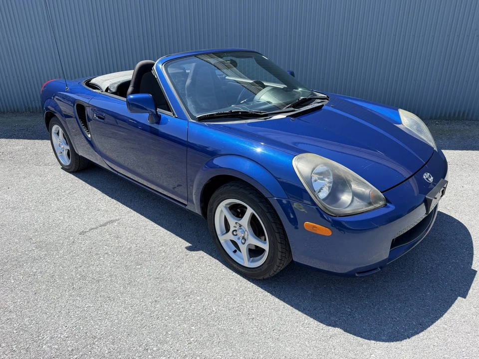2000 Toyota MR2 Spyder/MR-S - Image 15 of 31