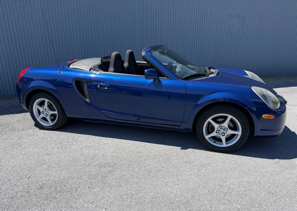 2000 Toyota MR2 Spyder/MR-S - Image 13 of 31