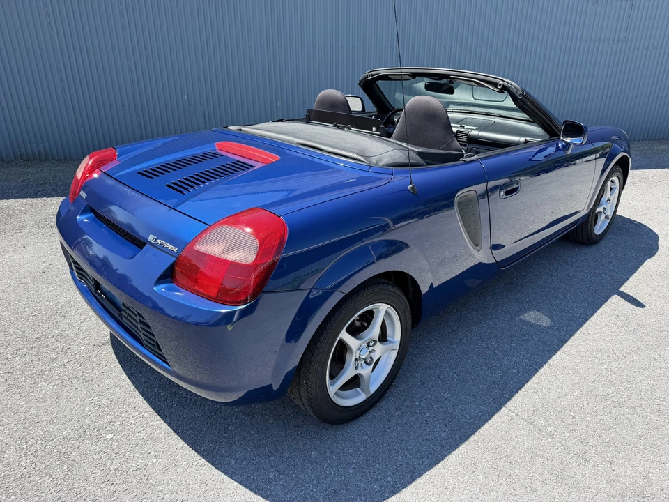 2000 Toyota MR2 Spyder/MR-S - Image 11 of 31
