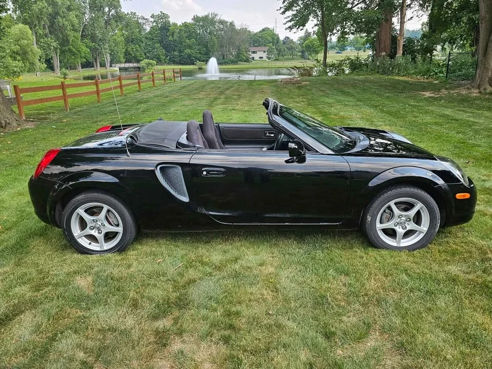 2000 Toyota MR2 Spyder/MR-S - Image 2 of 6