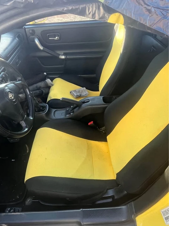 2000 Toyota MR2 Spyder/MR-S - Image 5 of 6