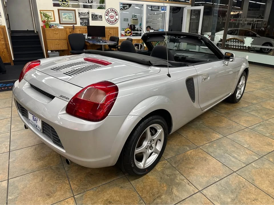 2000 Toyota MR2 Spyder/MR-S - Image 8 of 12