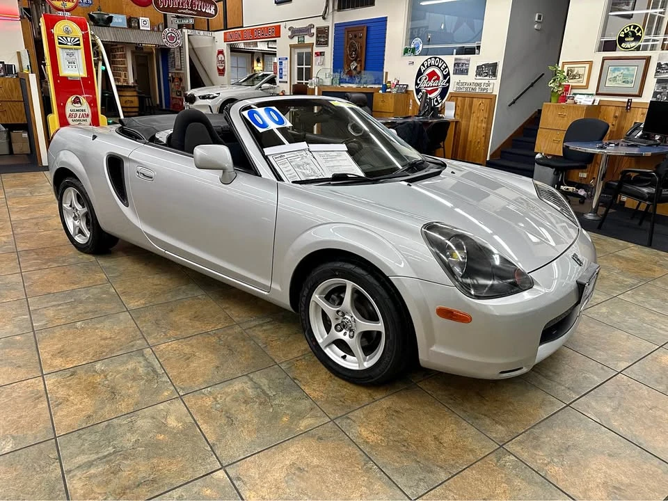 2000 Toyota MR2 Spyder/MR-S - Image 2 of 12