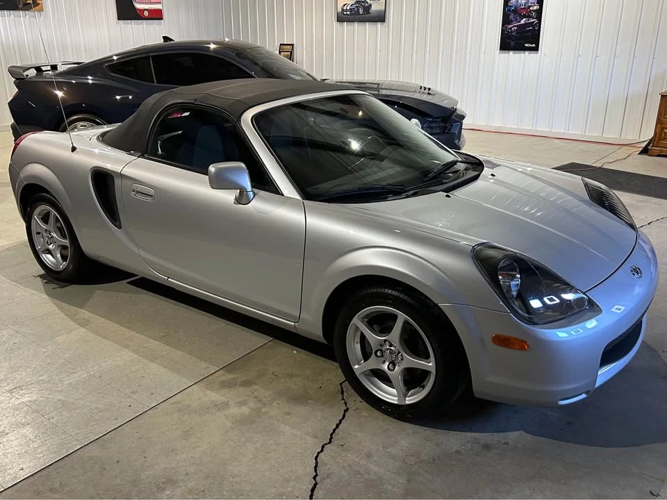 2000 Toyota MR2 Spyder/MR-S - Image 2 of 15