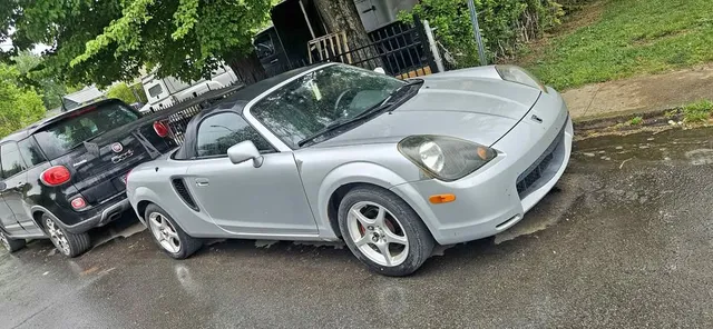 2000 Toyota MR2 Spyder Convertible 2D