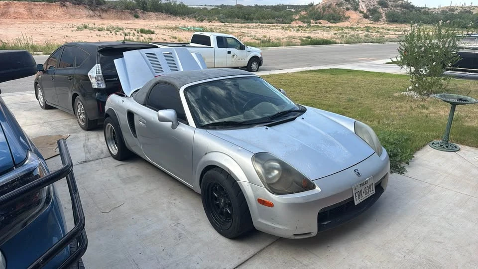 2000 Toyota MR2 Spyder/MR-S - Image 2 of 4