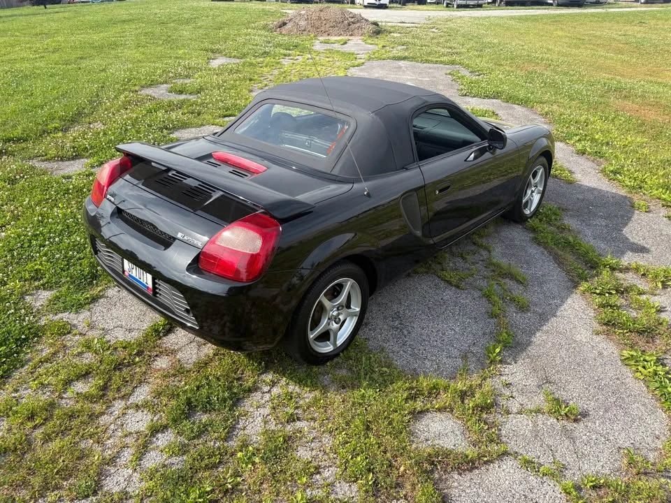 2000 Toyota MR2 Spyder/MR-S - Image 13 of 14