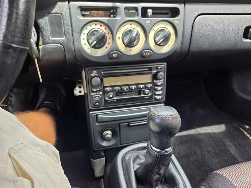 2000 Toyota MR2 Spyder/MR-S - Image 16 of 16