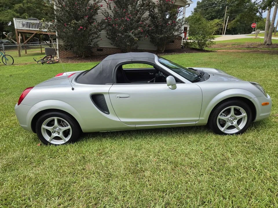 2000 Toyota MR2 Spyder/MR-S - Image 10 of 16
