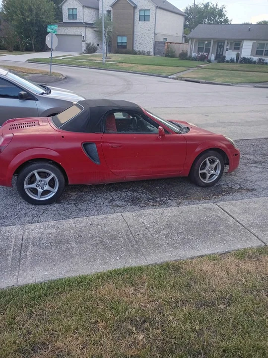 2000 Toyota MR2 Spyder/MR-S - Image 2 of 4