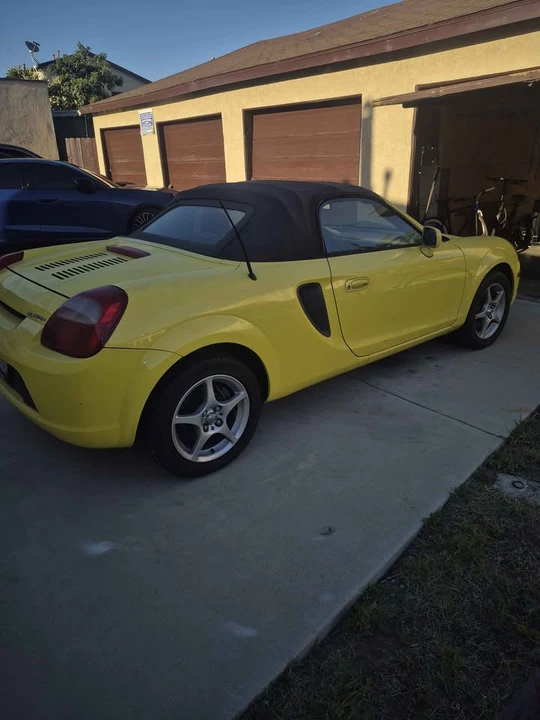 2000 Toyota MR2 Spyder/MR-S - Image 7 of 10