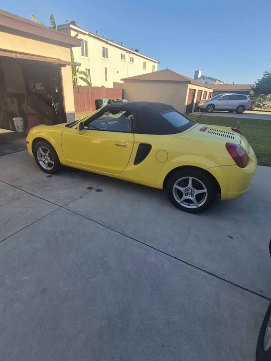 2000 Toyota MR2 Spyder/MR-S - Image 5 of 10