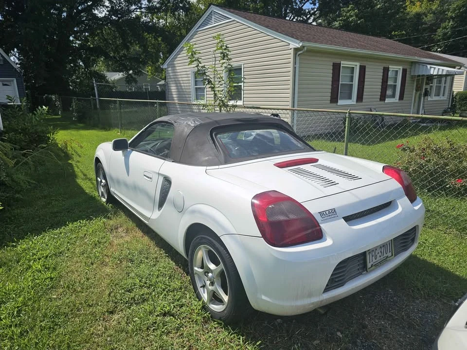 2000 Toyota MR2 Spyder/MR-S - Image 2 of 4