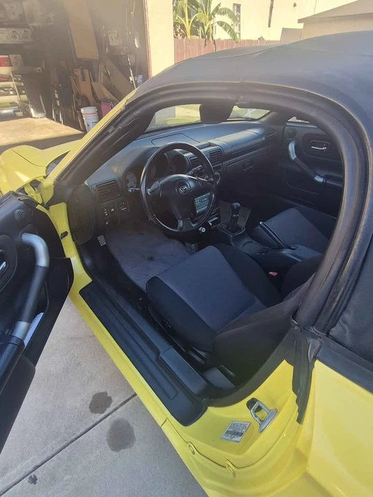 2000 Toyota MR2 Spyder/MR-S - Image 10 of 10