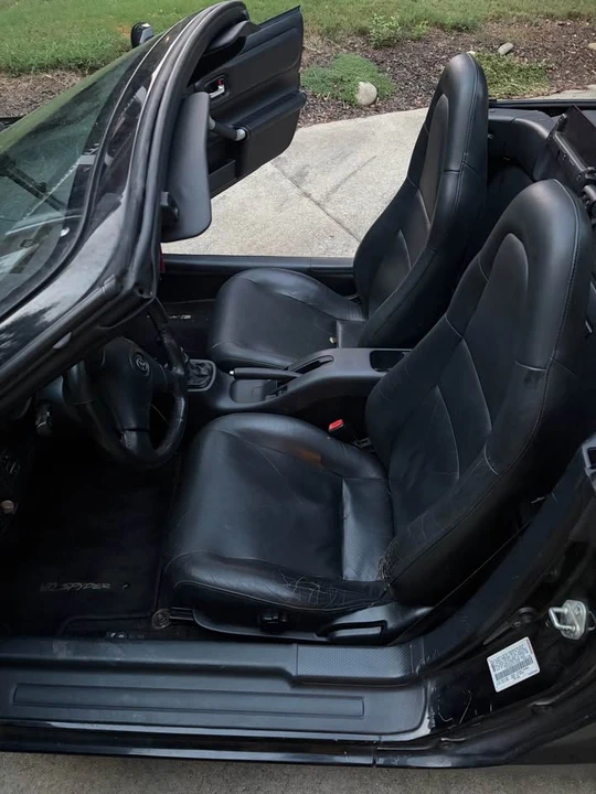 2000 Toyota MR2 Spyder/MR-S - Image 11 of 14
