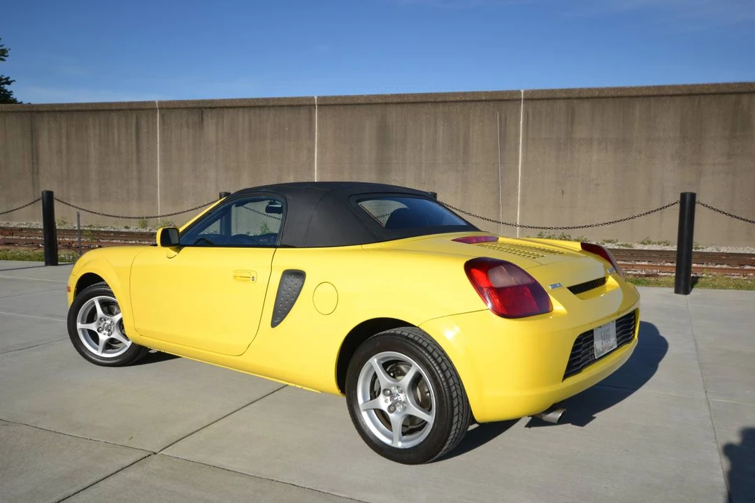 2000 Toyota MR2 Spyder/MR-S - Image 19 of 24