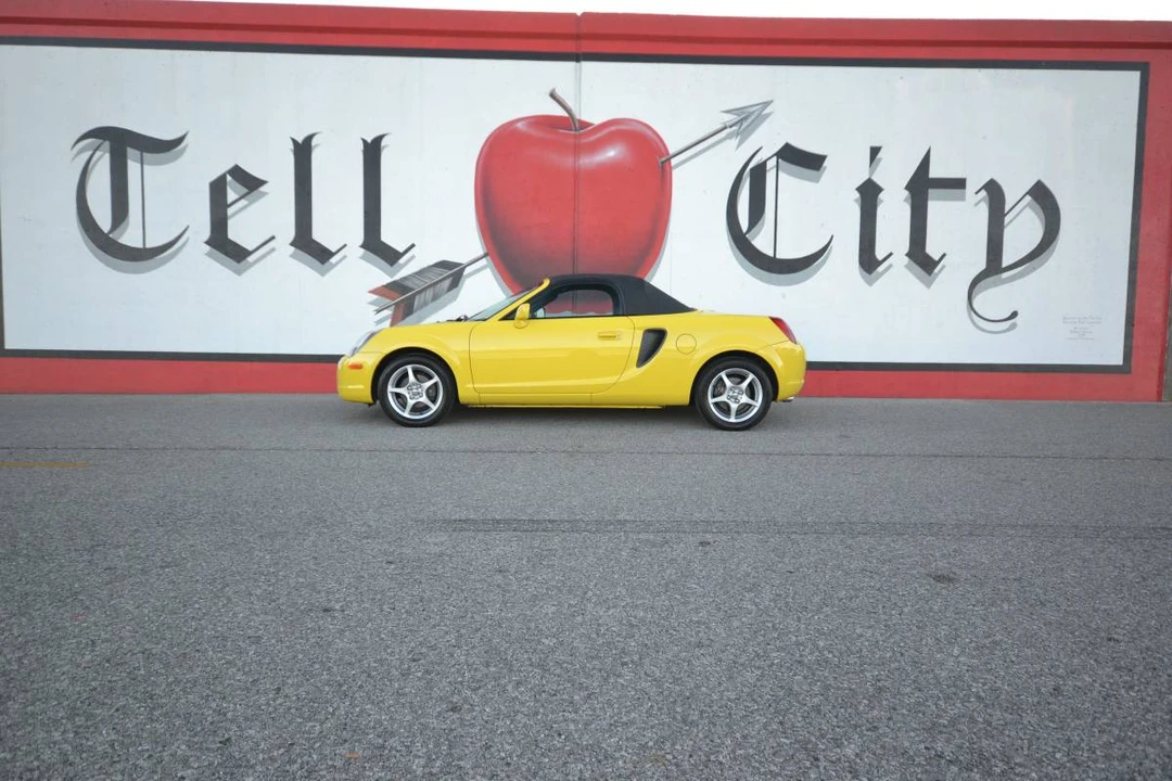 2000 Toyota MR2 Spyder/MR-S - Image 23 of 24