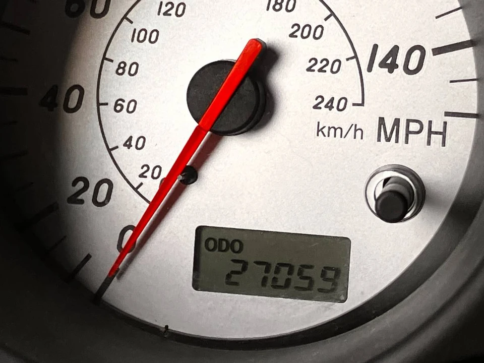 2000 Toyota MR2 Spyder/MR-S - Image 5 of 24