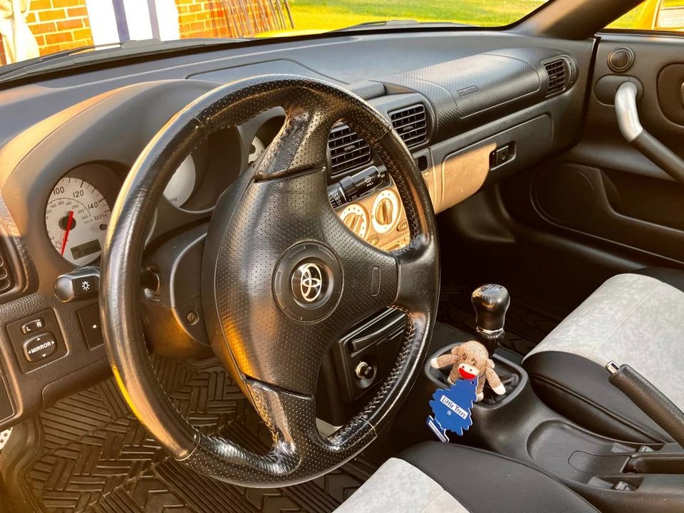 2000 Toyota MR2 Spyder/MR-S - Image 12 of 24