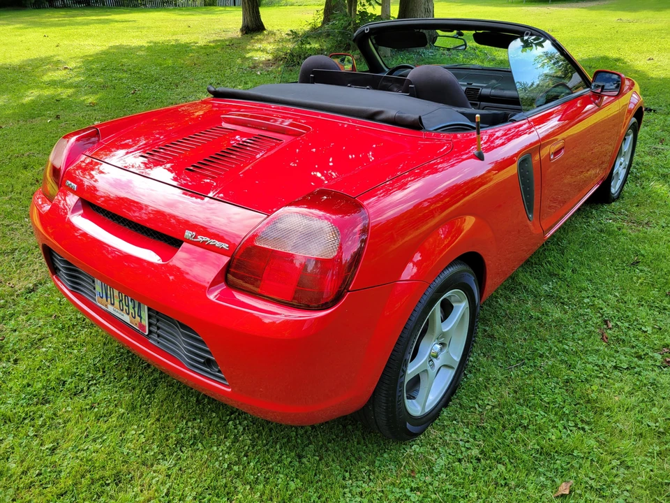 2000 Toyota MR2 Spyder/MR-S - Image 15 of 31