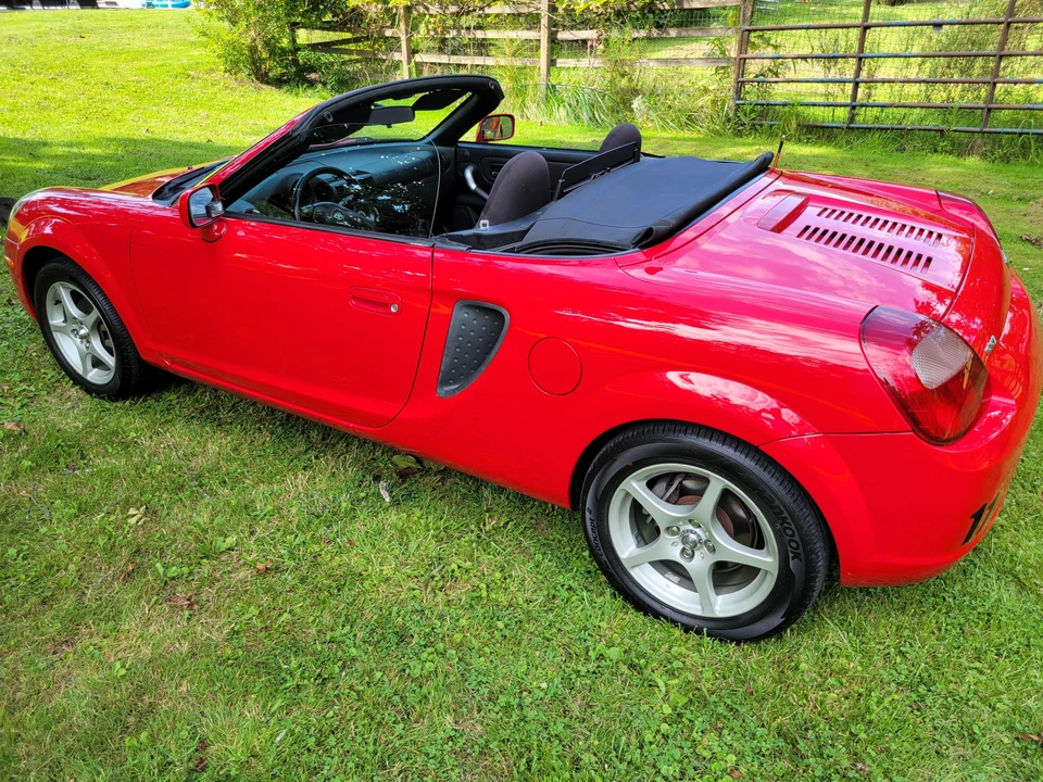 2000 Toyota MR2 Spyder/MR-S - Image 10 of 31