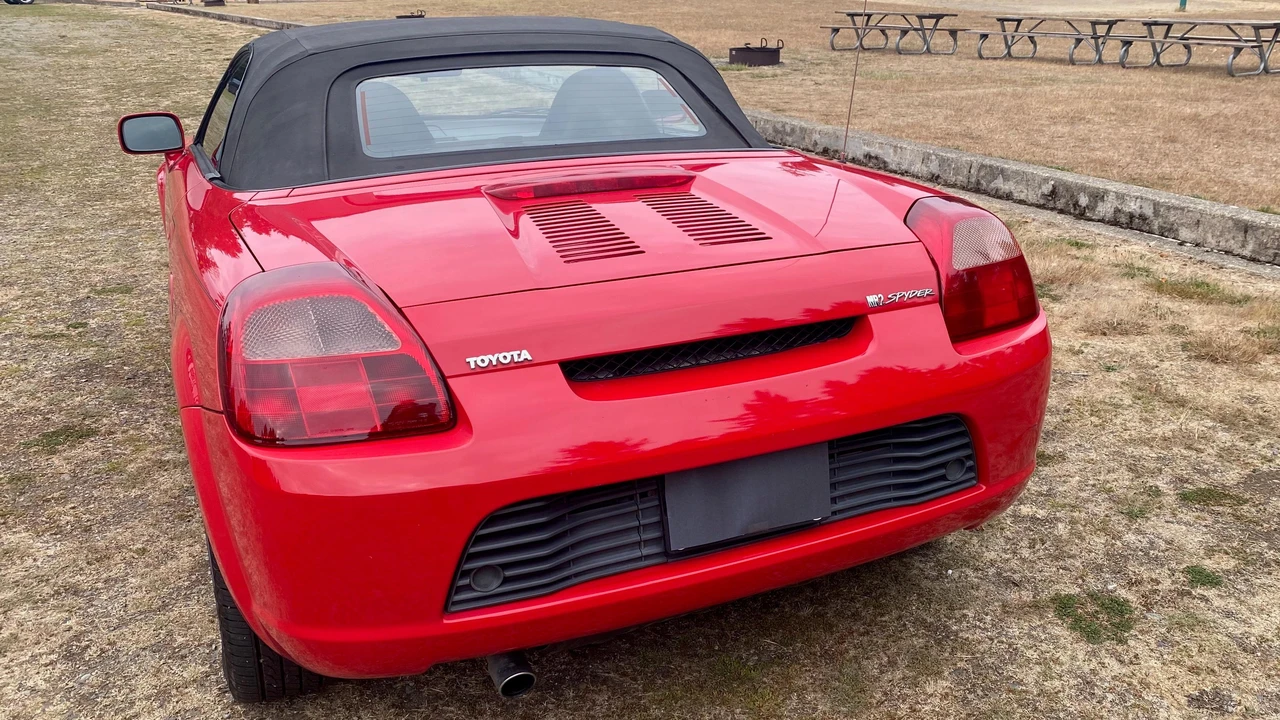 2000 Toyota MR2 Spyder/MR-S - Image 15 of 31