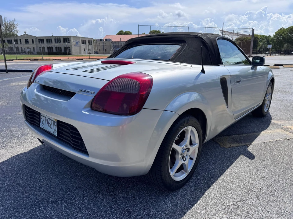 2000 Toyota MR2 Spyder/MR-S - Image 13 of 31