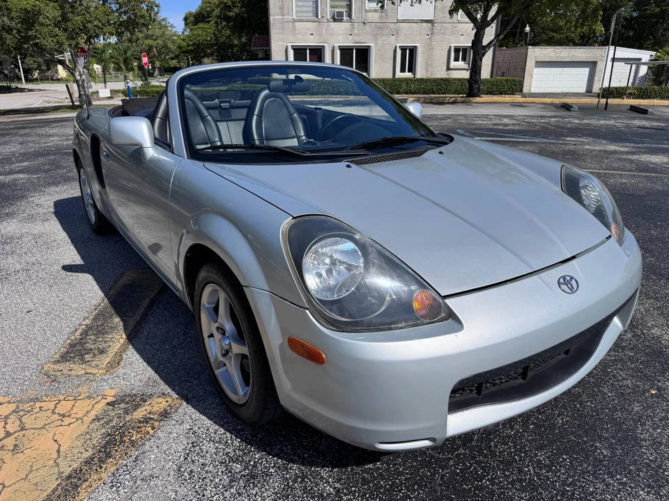 2000 Toyota MR2 Spyder/MR-S - Image 9 of 31