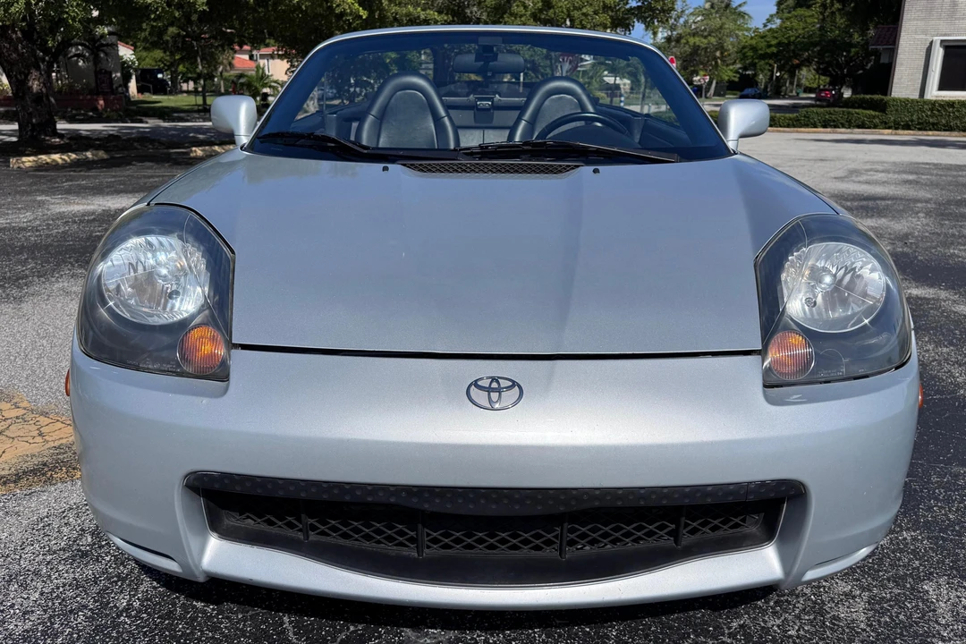 2000 Toyota MR2 Spyder/MR-S - Image 2 of 31