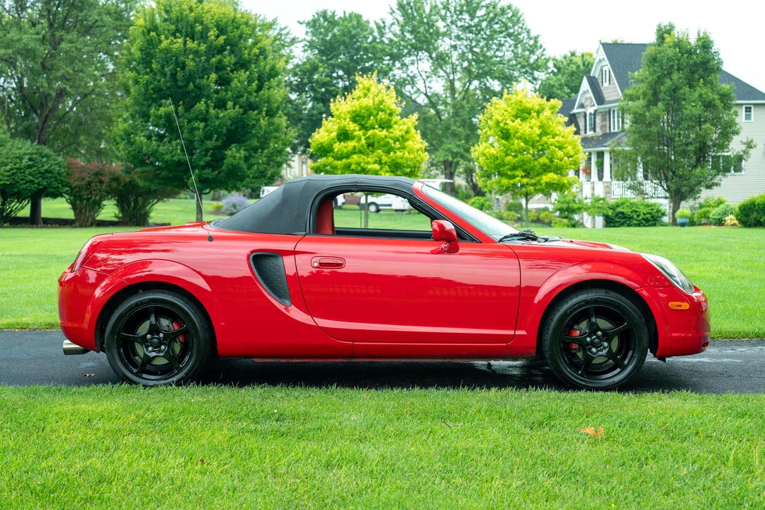 2000 Toyota MR2 Spyder/MR-S - Image 15 of 31