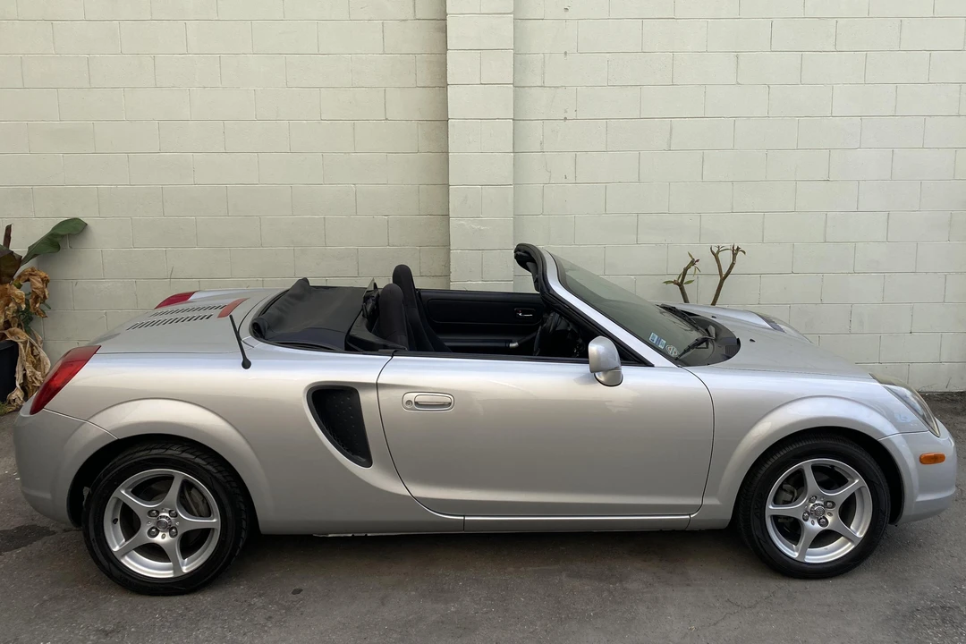 2000 Toyota MR2 Spyder/MR-S - Image 3 of 31