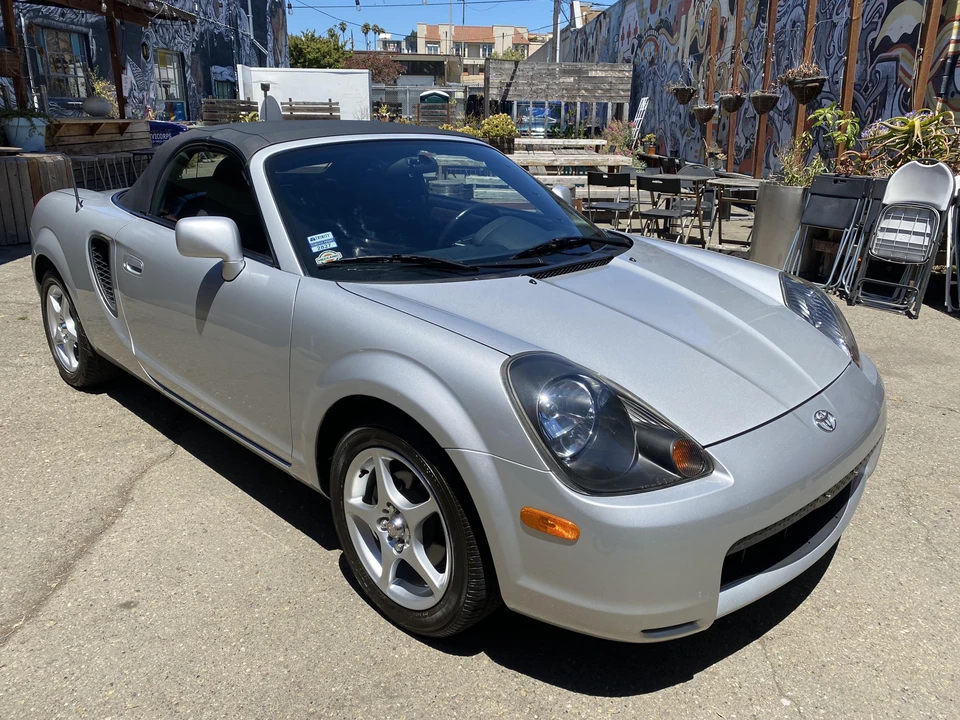 2000 Toyota MR2 Spyder/MR-S - Image 17 of 31