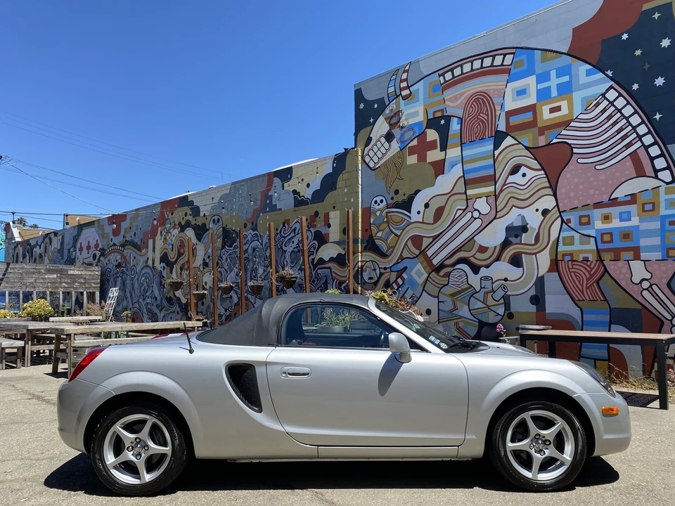 2000 Toyota MR2 Spyder/MR-S - Image 15 of 31