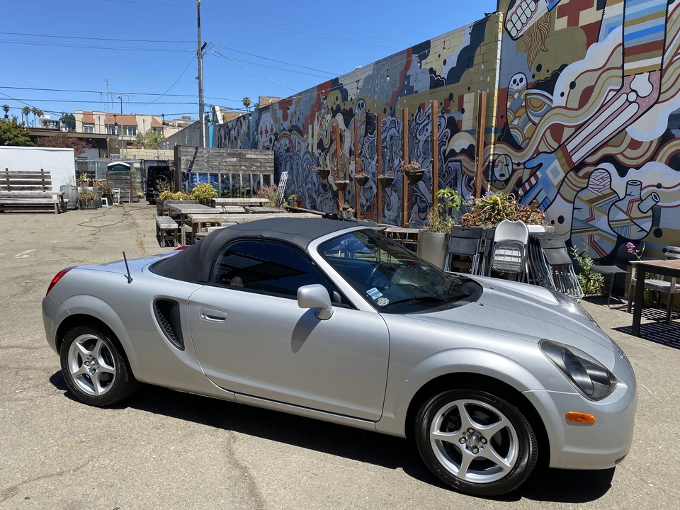 2000 Toyota MR2 Spyder/MR-S - Image 16 of 31