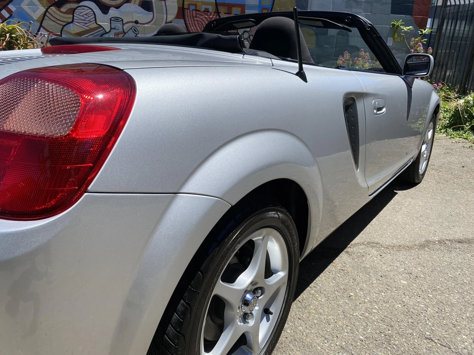 2000 Toyota MR2 Spyder/MR-S - Image 27 of 31
