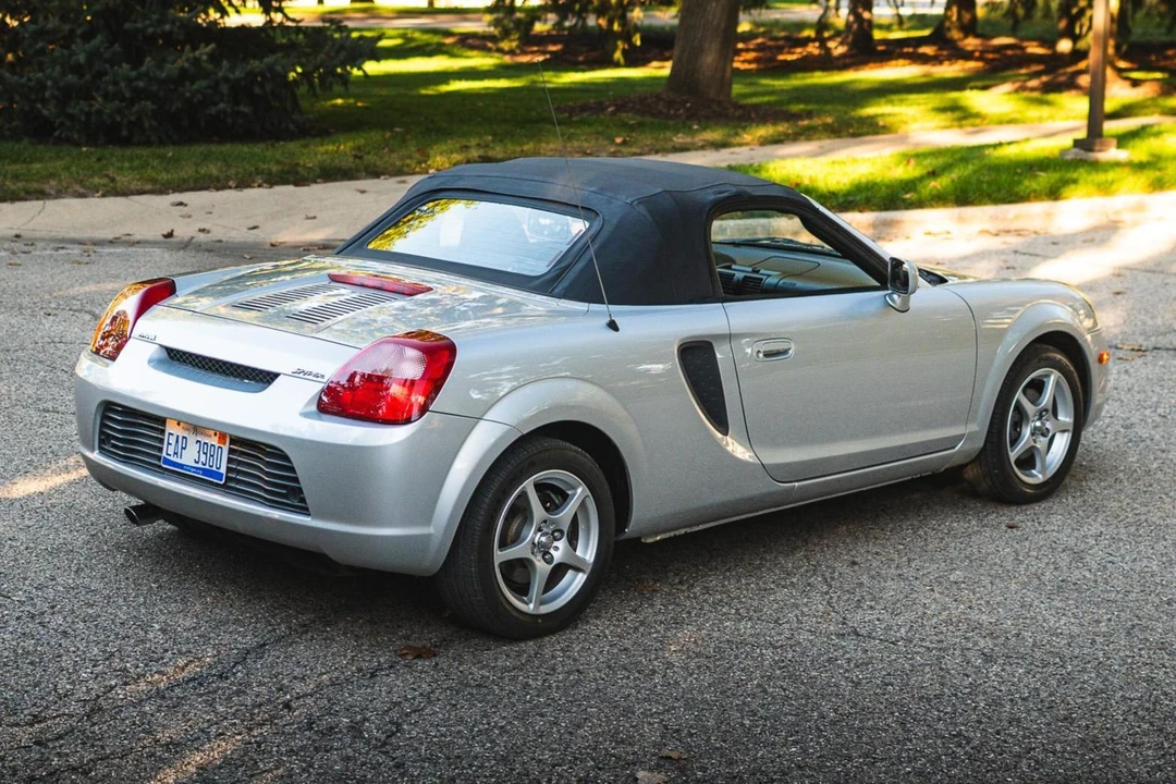 2000 Toyota MR2 Spyder/MR-S - Image 4 of 31
