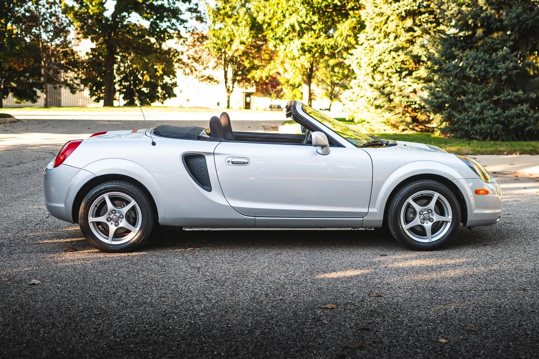 2000 Toyota MR2 Spyder/MR-S - Image 22 of 31