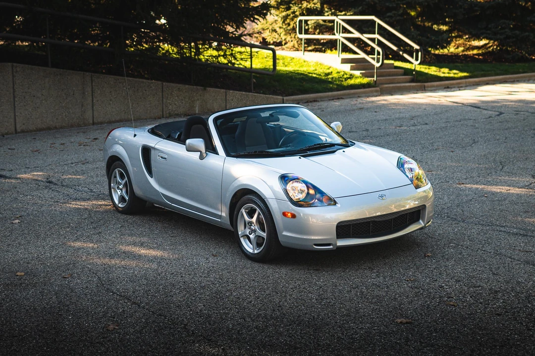 2000 Toyota MR2 Spyder/MR-S - Image 24 of 31