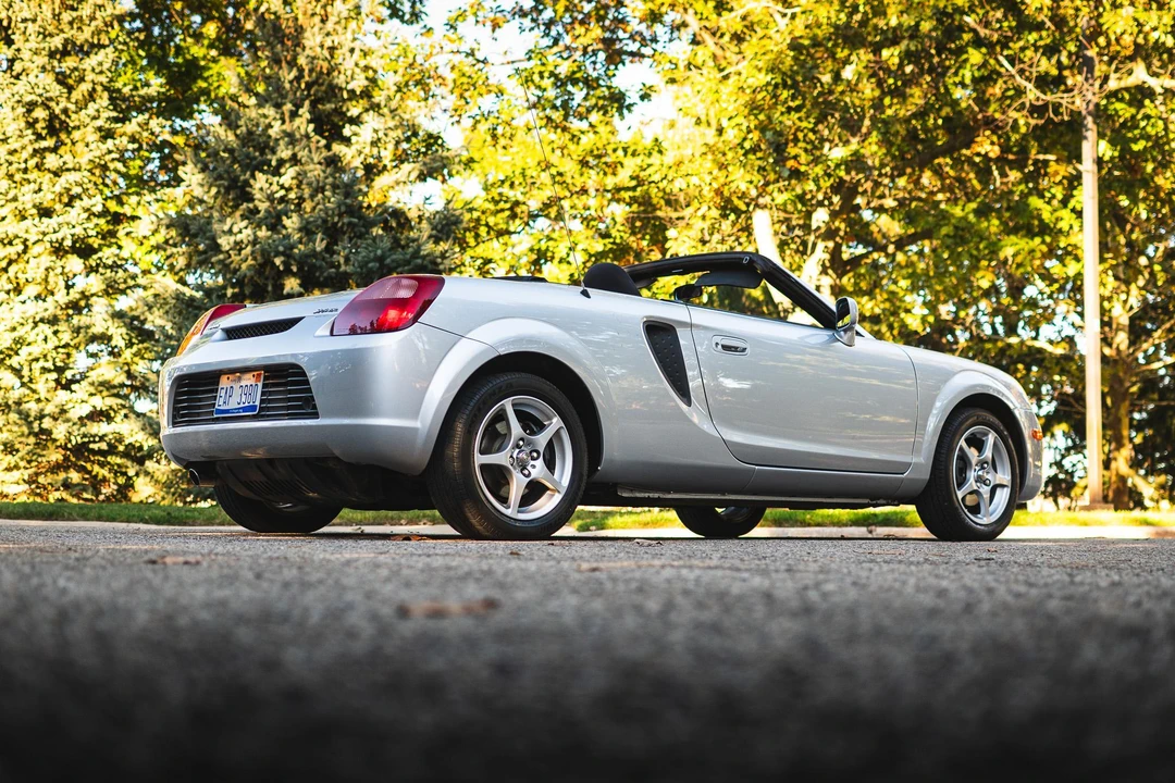2000 Toyota MR2 Spyder/MR-S - Image 18 of 31