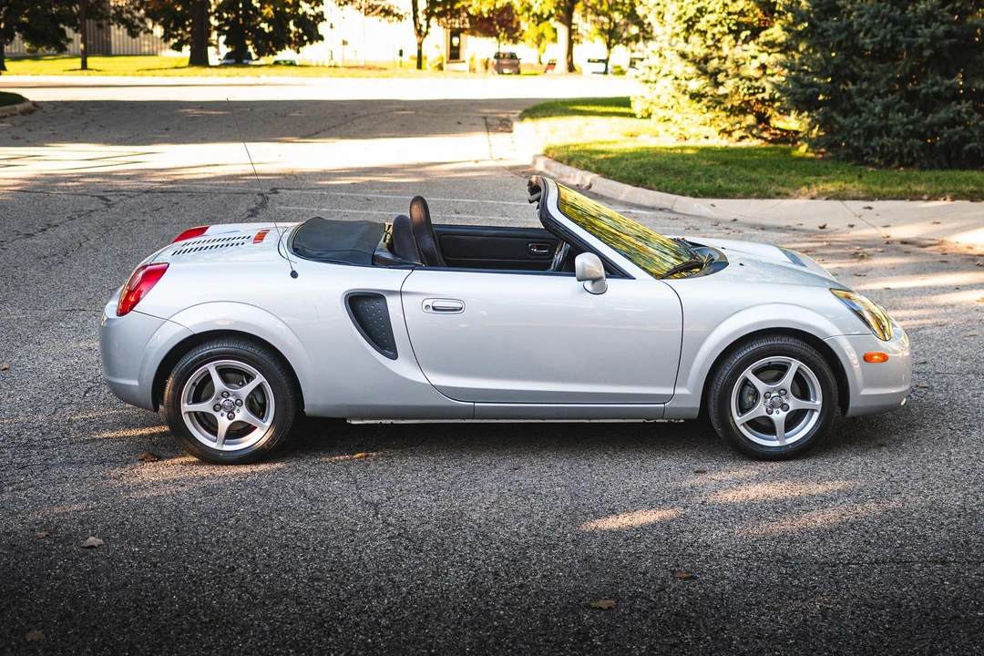 2000 Toyota MR2 Spyder/MR-S - Image 21 of 31