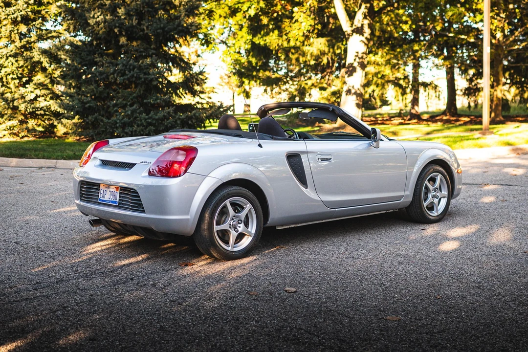 2000 Toyota MR2 Spyder/MR-S - Image 19 of 31