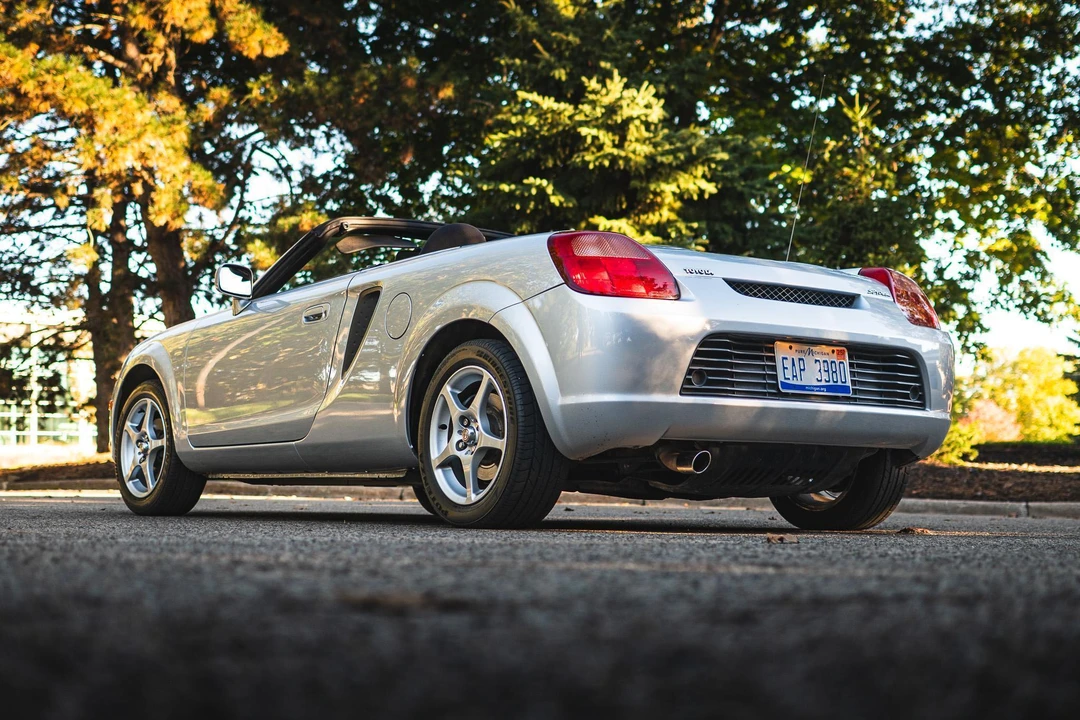 2000 Toyota MR2 Spyder/MR-S - Image 14 of 31