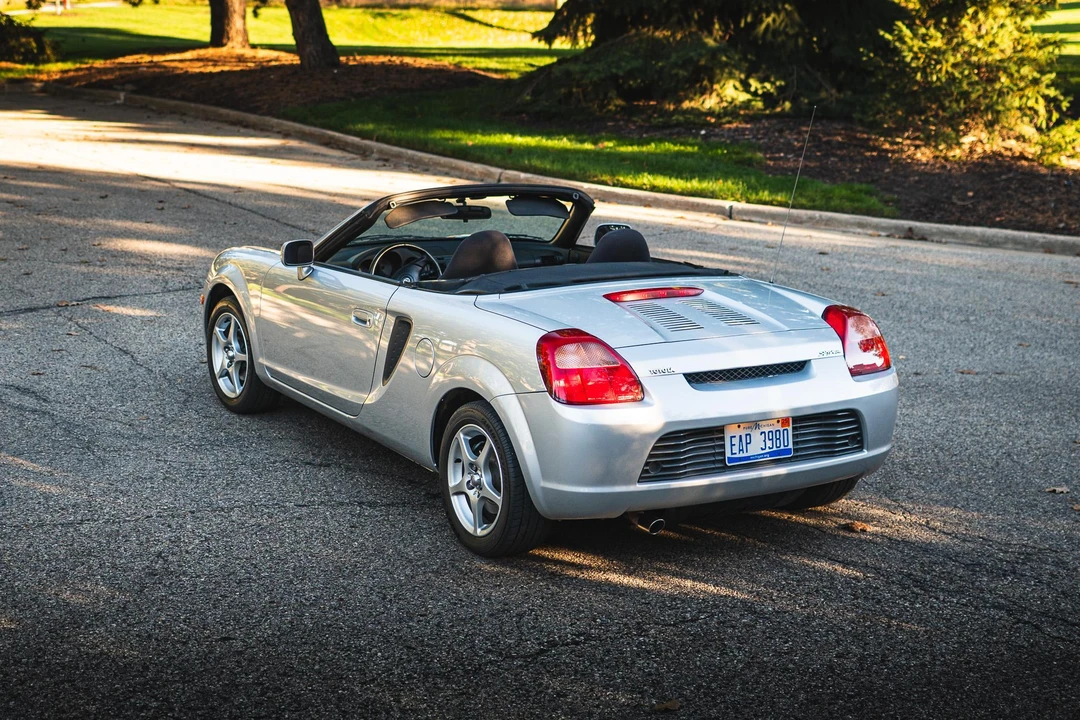 2000 Toyota MR2 Spyder/MR-S - Image 16 of 31