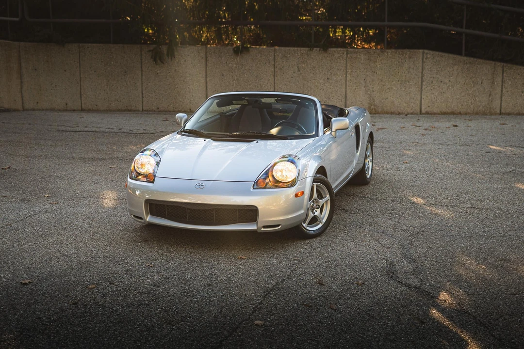 2000 Toyota MR2 Spyder/MR-S - Image 10 of 31
